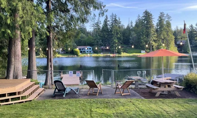 Maple Heights-Lake Desire Cabaña | @ Marbella Lane - Hidden Gem on Scenic Shady Lake