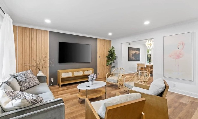 Hathaway Casa | @ Marbella Lane - Modern 3BROasis in SiliconValley