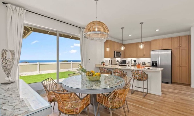 Makaha Valley Casa | @ Marbella Lane - Paradise Point close to beaches