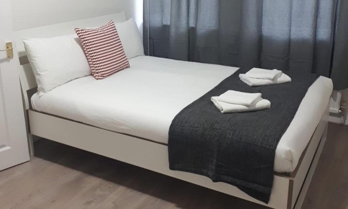 Tooting Casa | Marble Apartments Broadway Two