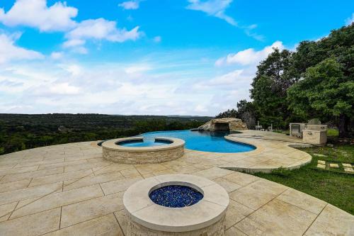 Oatmeal Casa | Marble Falls Retreat