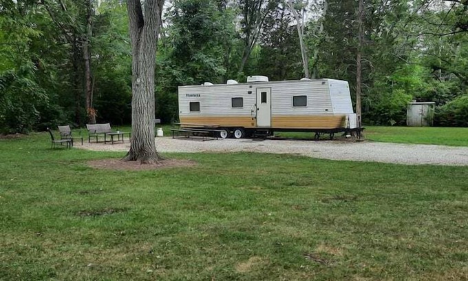 Marblehead Casa | Rock Harbour Cottages, Summers Retreat Camper con muelle gratuito en East Harbour