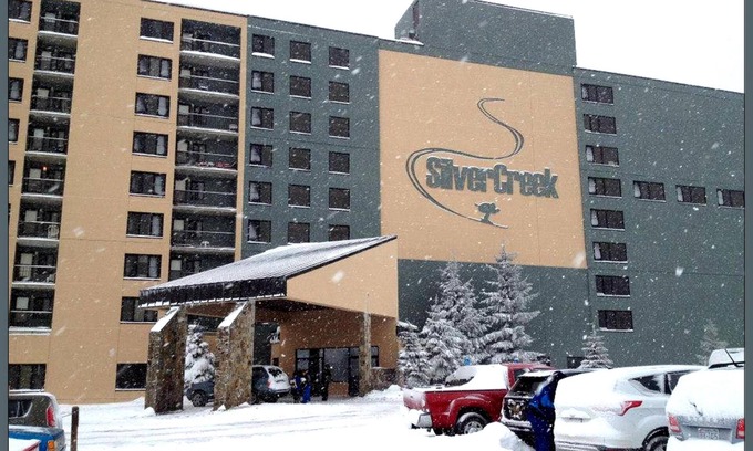 Snowshoe Condominio | Retiro de lujo con vistas a la montaña! Ski In / Out. Servicios del Resort! Golf. Tiendas Wifi