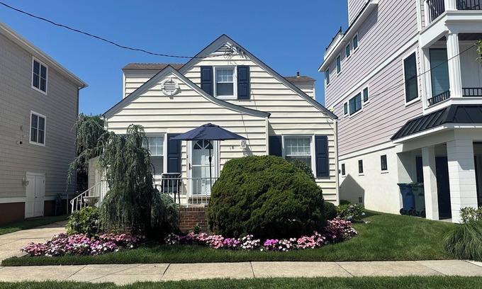 Margate City Casa | Margate ABC’s Beach House - 1.5 Blocks to Beach!