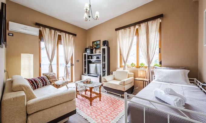 Gjirokaster Apartamento | Maria's Apartment by PikHost
