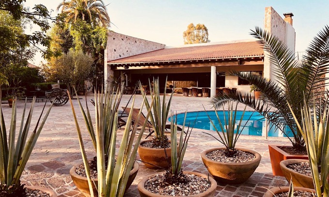 El Marques Cama Y Desayuno | Maria y Bernardo Bed & Breakfast