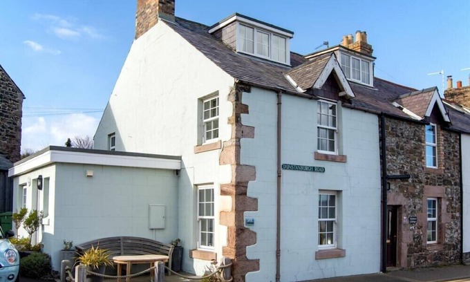 Craster Cabaña | MARIE'S COTTAGE, pet friendly, character holiday cottage in Craster