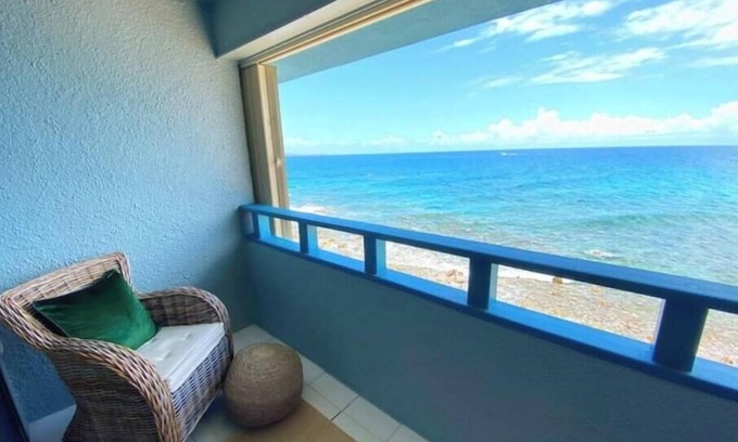 Bolongo Bay Apartamento | Marie's Oceanfront Condo-1bdrm-3 Pools