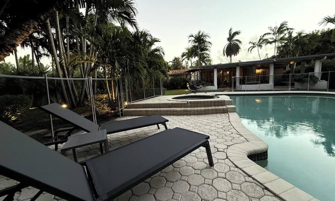 Northeast Miami Casa | Marilyn Monroe Waterfront Holiday House in Miami!