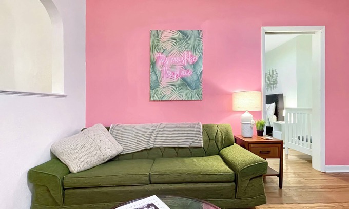Lovington Casa | Marilyn's Pink Pony Bungalow - Sleeps 12!