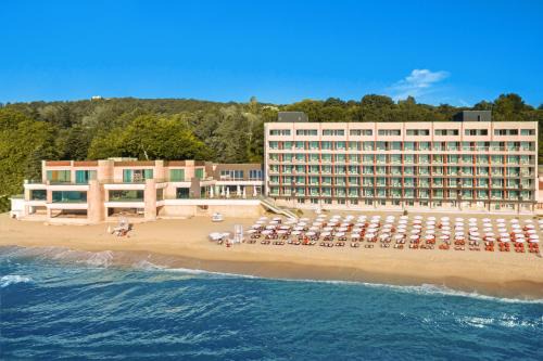 Saints Constantine and Helena Hotel | Marina Hotel, Sunny Day