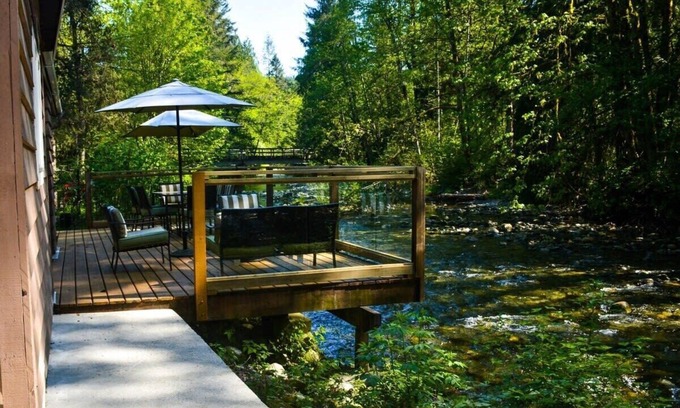 Maple Ridge Casa | Marin Riverside Lodge