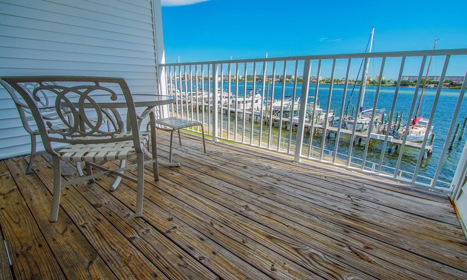 Fort Walton Beach Hotel | Marina Bay Resort