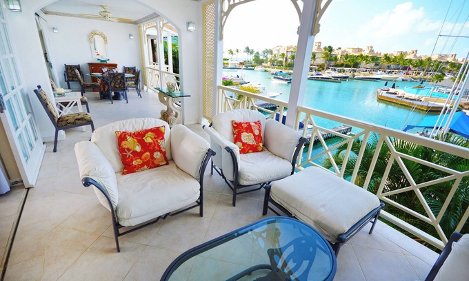 Douglas Condominio | Marina Blue with pool and club house access
