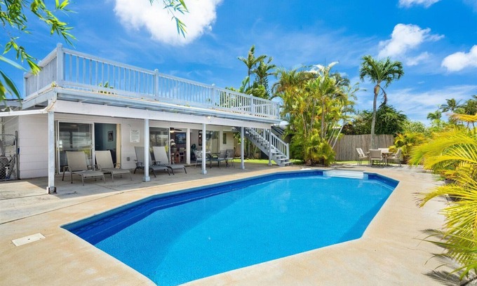 Portlock Casa | RECIENTEMENTE REMODELADO con A / C EN TODO!
