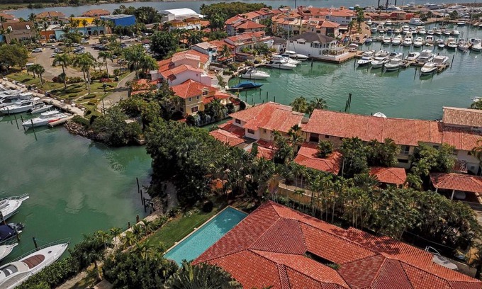 Casa de Campo Villa | Marina Front Sea Villa