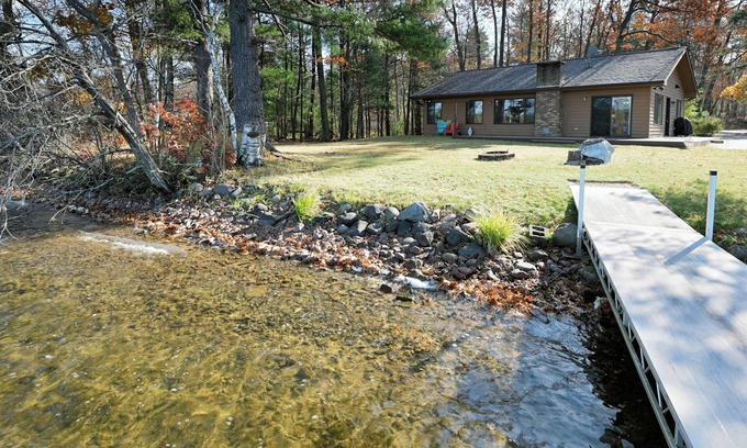Hayward Cabina | Marina Hideaway: Lakeside Bliss on Round Lake