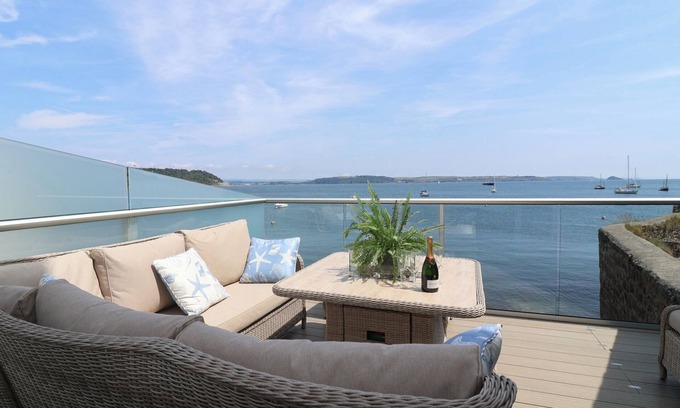 Cawsand Casa | MARINA, luxury holiday cottage in Cawsand