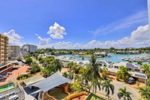 Cullen Bay Apartamento | Marina Magic 2 Bed, 2 Bath Apt Stunning Views
