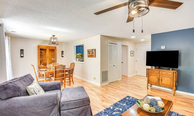 Salem Casa | Marina & Pool Access: Lovely Lake Keowee Townhome!