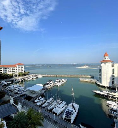 Seri Tanjung Pinang Apartamento | Marina Suite with Seafront Sunrise View
