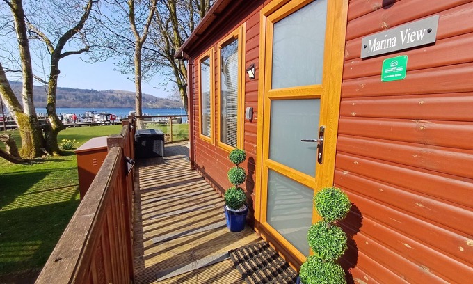Troutbeck Bridge Cabina | Marina View - a holiday lodge that sleeps 6 guests in 3 bedrooms