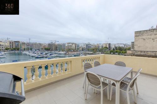 Msida Apartamento | Marina VIEW APT SLPs 9 with private terrace & BBQ by 360 Estates