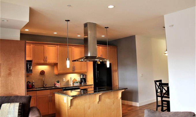 Ucluelet Condominio | Marina View
