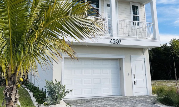 Cortez Casa | Marina View Villa - Brand New Lux Eco Home, Dock, Close to AMI Beaches!