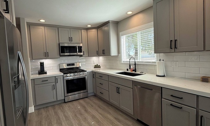 Discovery Bay Casa | Marina View Waterfront Getaway