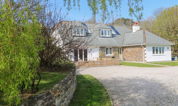Gorran Haven Cabaña | MARINERS REST, pet friendly, country holiday cottage in Gorran Haven