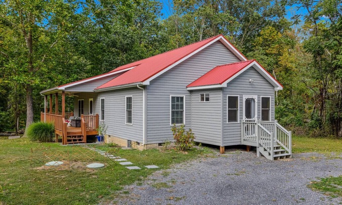 Berkeley Springs Apartamento | ¡Bienvenido a Summerfield Cottage en Sleepy Creek!