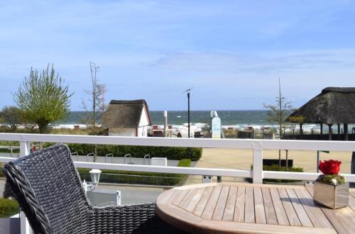 Haffkrug Apartamento | Maris Ferienwohnung Nr 48 OG mit Balkon und Meerblick