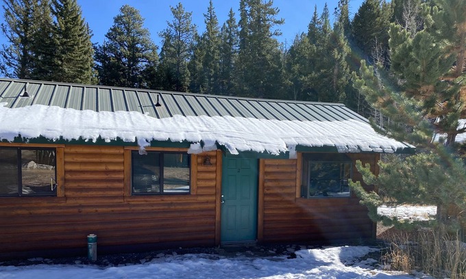 Mammoth Creek Casa | Marjos Cabin at the Lake