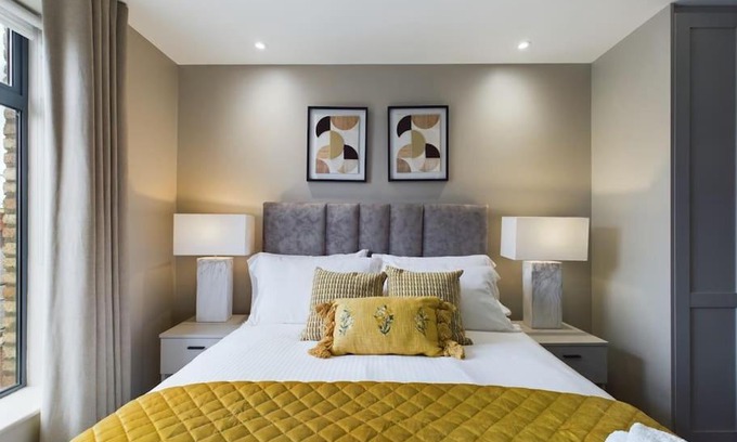 Belfast Apartamento | Marlborough Apartment on Lisburn Road by Lesley