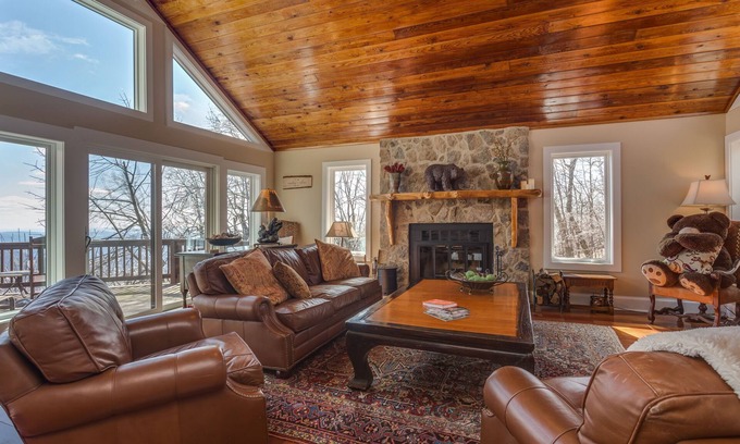 Chestnut Springs Casa | Nuevo alquiler! Cabina de Marley en Wintergreen, VA