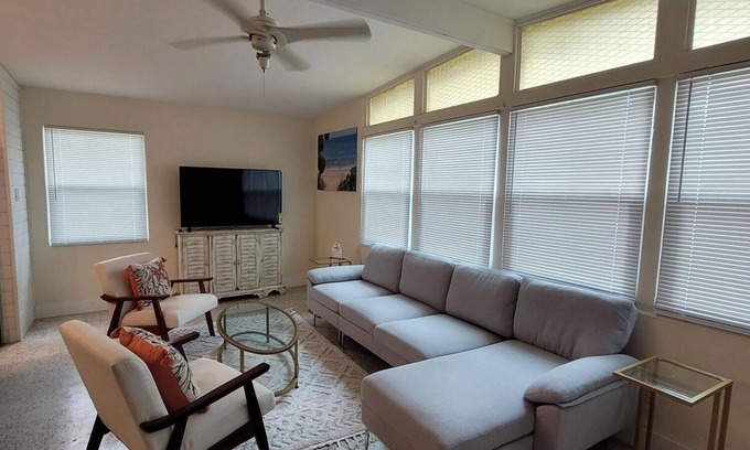 Vero Beach South Casa | Marlin House- Close to the beach, Cleveland Clinic, Downtown