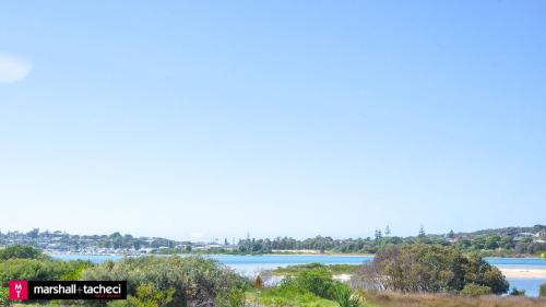Bermagui Casa | Marlin Waters Unit 1 walk to beach and river Bermagui Linen Provided