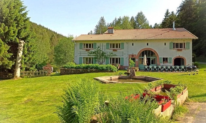 Mesnil Sous Les Cotes Otro | Casa de vacaciones para 14 personas en el campo, cerca de todos los servicios.