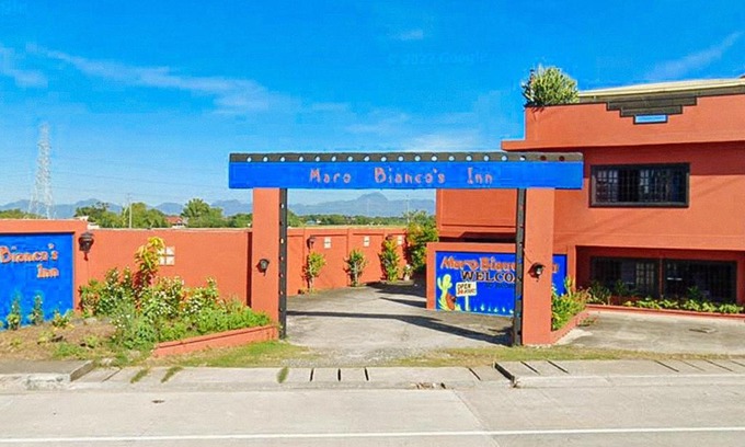Bacolor Hotel | Maro Bianco's Inn Lubao Pampanga by RedDoorz