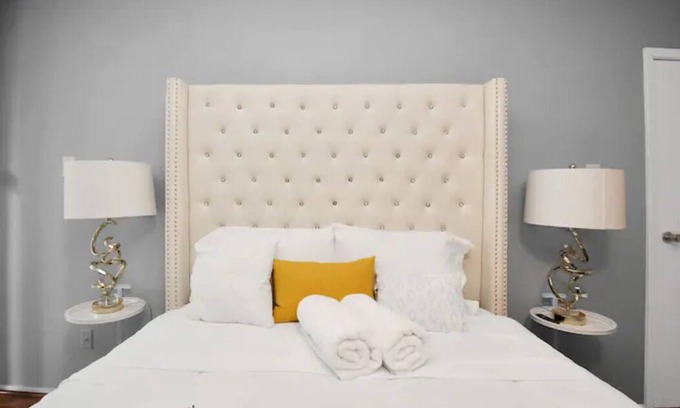 Southgate Condominio | Maroon Double Suites