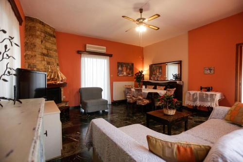 Kropia Apartamento | Marousa's Country House 12 minutes from Athens Airport
