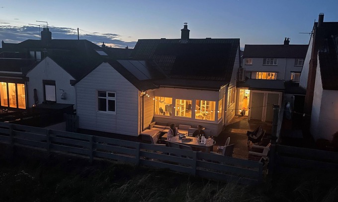 Beadnell Cabaña | Marram Cottage - Cosy, well equipped, family, beach house