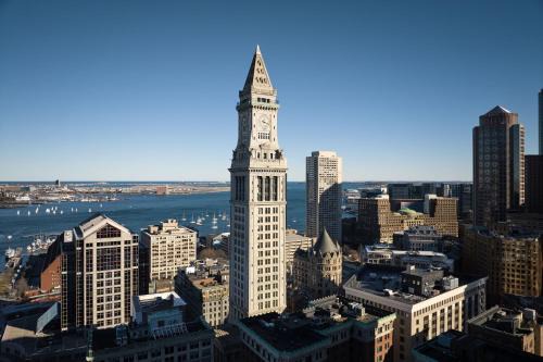 Downtown Boston Hotel | Marriott Vacation Club® at Custom House, Boston