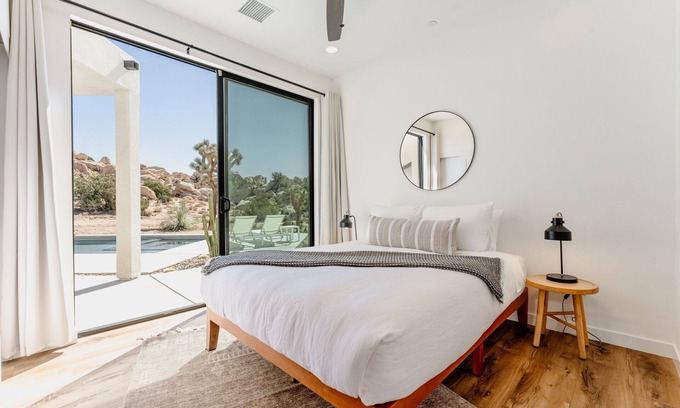 Yucca Valley Villa | Mars Landing - Pool / Spa / Boulders / Views
