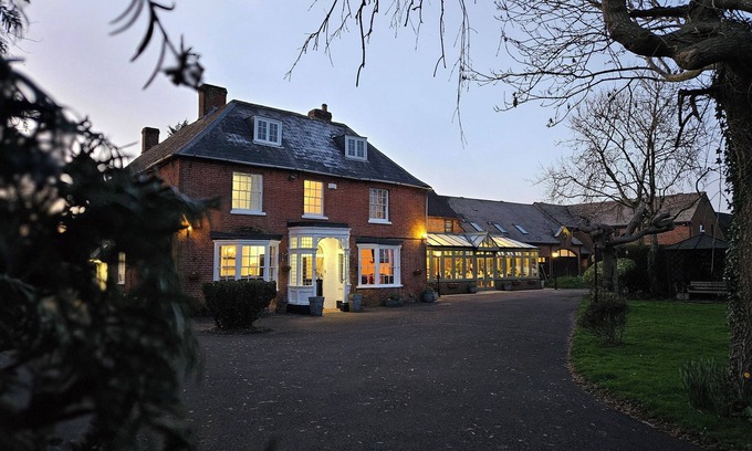 Wootton Bassett Hotel | Marsh Farm Hotel