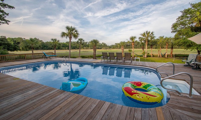 Old Town Bluffton Casa | Marsh views on a quaint Lowcountry Street! Less than a mile to Downtown Bluffton