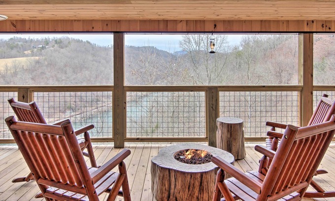 Marshall Casa | Marshall Home w/ Mountain View, 5 Mi to Downtown!