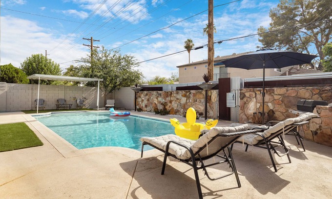 Alhambra Casa | Martha's Getaway-Central PHX 5 bedroom/3bath-POOL