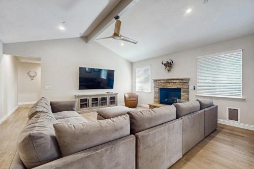 Oakhurst Casa | Martin and Helen’s Hideaway